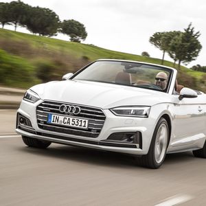 (Audi)
