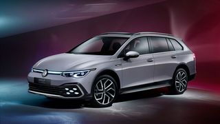 Die Golf-Familie wächst: Nach dem Standard-Modell, der Sport-Version GTI und den Plug-in-Hybriden stellen die Wolfsburger jetzt den praktischen Kombi Variant vor. (Bild: Volkswagen )