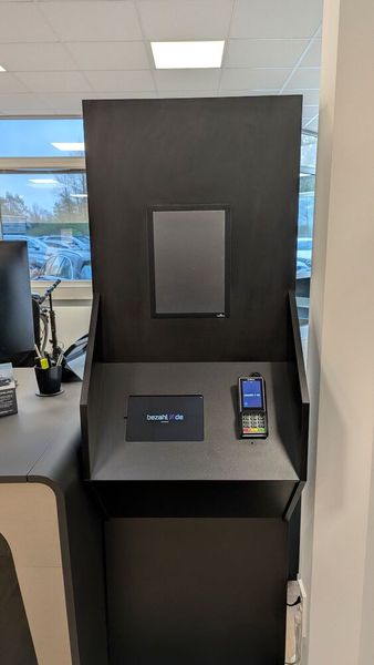 .. dem digitalen Bezahlterminal, mit dem das Unternehmen einen deutlich schnelleren Zahlungseingang messen kann. Die Digitalisierung bringt dem Unternehmen zahlreiche spürbare Vorteile. (Bild: Rosenow – VCG)