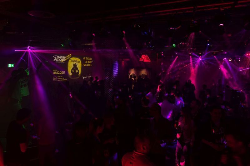 Suchbild des Tages: Wer entdeckt die Tänzer der Europacup-Delegation? (MCH Messe Schweiz (Zuerich) AG)