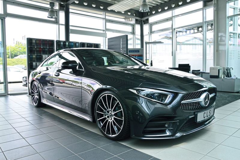 Das Unternehmen verkauft die Marken Mercedes-Benz ... (Bild: Achter/»kfz-betrieb«)