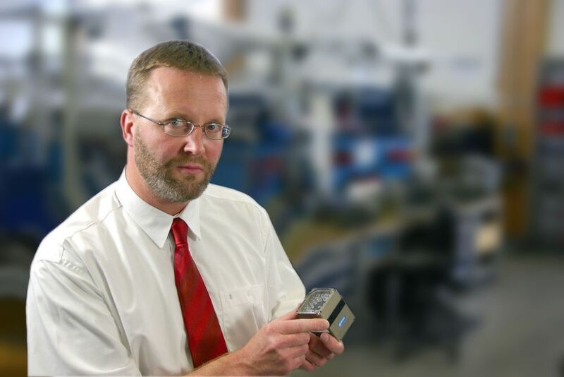 Dr. Helge Moritz, Verkaufsleitung Industrielle Bildverarbeitung, Schunk: „Jeder, der sich in die Funktionen eines Handys einarbeiten kann, ist mit ähnlichem Aufwand in der Lage, den Vision-Sensor erfolgreich in Betrieb zu nehmen.“ (Archiv: Vogel Business Media)