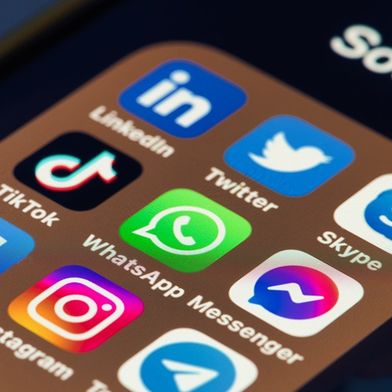 adobestock-561722005-michelangeloop-social-commerce-1000x563v1 (Bild: © michelangeloop/stock.adobe.com)