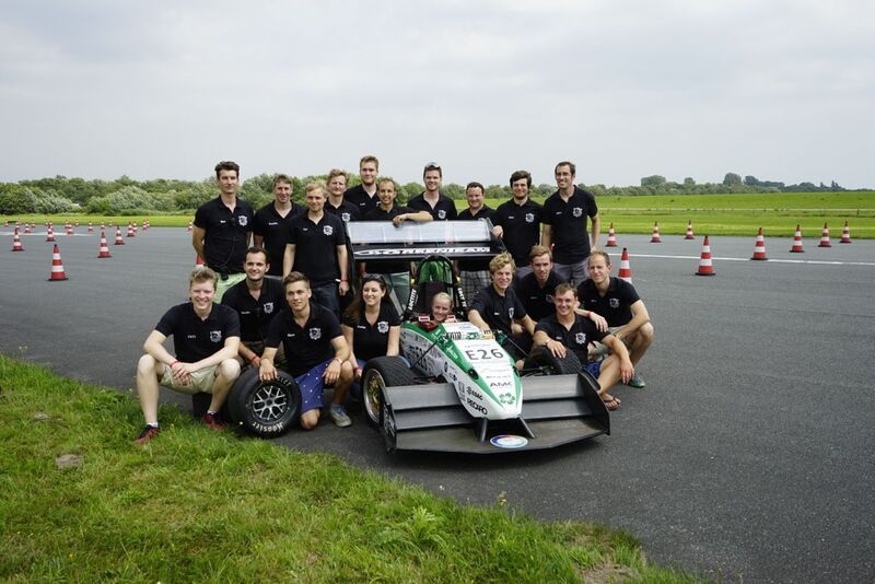 Ein Studententeam aus Stuttgart stellte mit dem selbst konstruierten E-Rennwagen einen neuen Weltrekord auf: von 0 auf 100 km/h in 1,779 Sekunden. (AMK Arnold Müller GmbH & Co. KG)