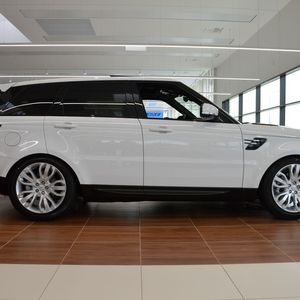 ... und Land Rover. Diese runden zusammen mit Maserati das Portfolio nach oben ab.(Bild:  Achter/»kfz-betrieb«)