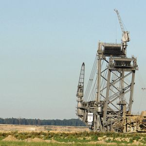 Bild 1: Auch die Schwerindustrie vertraut CMS. Während früher viel Erfahrung notwendig war, um drohende Lagerschäden oder Ähnliches anhand von Messdaten erkennen zu können, übernimmt das heute eine Software, die sagt, was los ist.