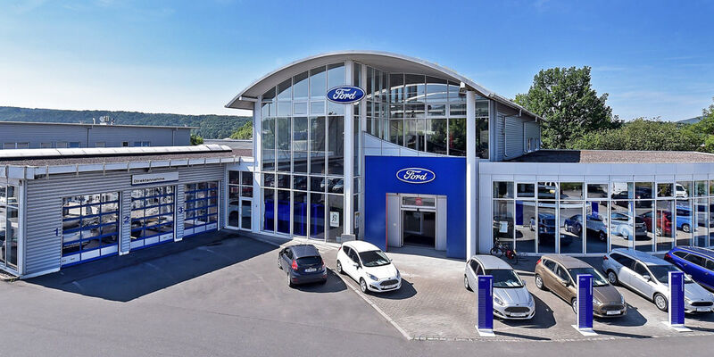 Neuer Leuchtturm: Das Ford-Autohaus in Jena wird derzeit zum exklusiven „Ford-Store“ umgebaut. (Foto: Reichstein & Opitz)