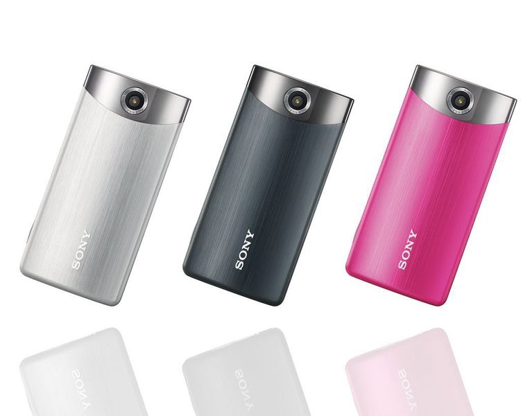 Bloggie heißt die bunte Multimedia-Kamera-Familie von Sony, die nun um eine Version mit Touchscreen erweitert wird. Einfacher Internet-Transfer und einfaches Sharing mit Freunden sind die zentralen Argumente. (Archiv: Vogel Business Media)