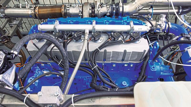 Ein zum Wasserstoffmotor umgebauter Diesel auf dem Prüfstand. Erstlingswerke sind ein Achtliter- und ein Dreizehnliter-Motor für Lkw und Busse.
