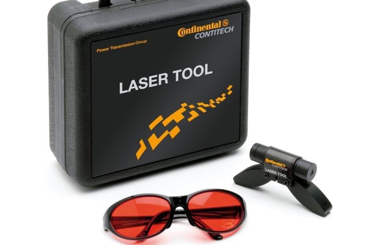 Mit dem Laser-Tool misst man, ob alle Scheiben im Riementrieb fluchten. (Foto: Conti-Tech)