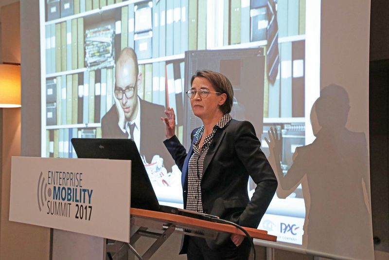 Nicole Dufft, Independent Vice President PAC, zeichgte in ihrer Keynote strategische Erfolgsfaktoren auf. (Vogel IT-Akademie)