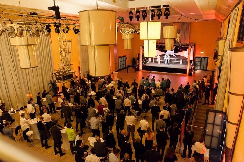 Die Abendveranstaltung ließ sich keiner entgehen (Acmeo)