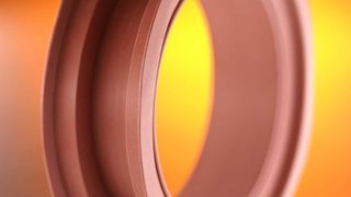 Dichtungen aus der ECOPUR -Familie können dank der Seal-Jet-Technik von SKF Economos an alle Einbauräume angepasst werden.  (Bild: SKF Economos)