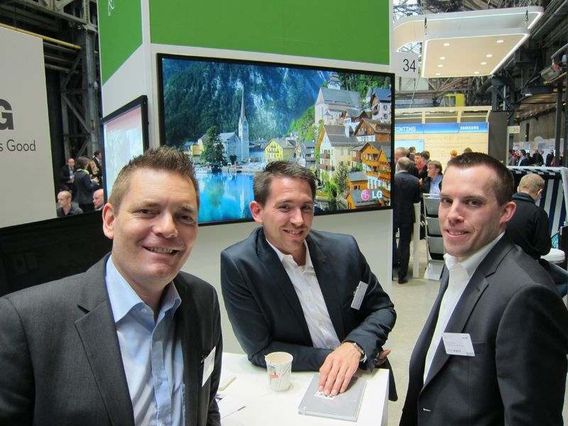 v. l. Ingo Krause, LG,Torsten Voß, Nordland Systems, und Timo Seidel, LG, kann kein Display groß genug sein. (IT-BUSINESS)