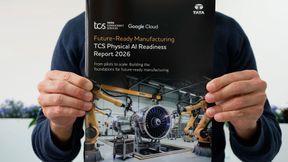 Roboter und andere KI-gesteuerte Maschinen sollen in Fabriken und Logistik zunehmend selbstständig handeln. Doch wie weit ist die Industrie beim Einsatz von Physical AI tatsächlich? Eine neue Studie von Tata Consultancy Services (TCS) unter 300 Führungskräften aus Industrieunternehmen in Europa und Nordamerika zeigt eine deutliche Lücke zwischen Ambition und Realität. (Bild: Tata Consultancy Services)
