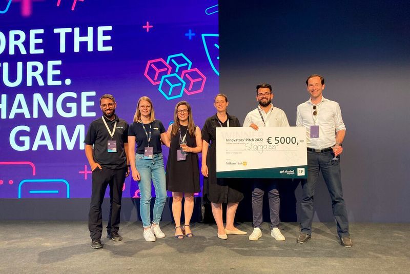 In der Kategorie Enterprise Analytics gewann Stargazr. Beide Gewinner erhalten ein Preisgeld von 5.000 Euro und eine kostenfreie Get-Started-Mitgliedschaft im Bitkom. (Bild: Bitkom Services)