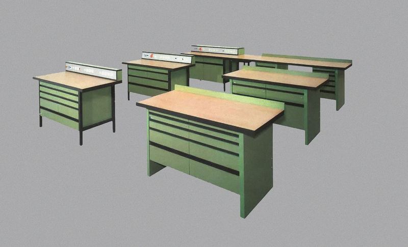 Im Jahr 1965 war die Zeit für den nächsten Meilenstein: Mit dem ersten originalen 19-Zoll-Geräteeinschubsystem waren Fischer und seine Mitstreiter wieder Vorreiter auf dem Markt. (Bild: erfi)