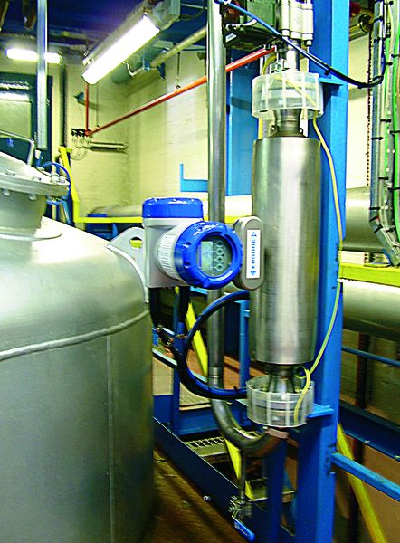 Eine typische Installation des Durchflussmessers: Tankwagenbeladung in einem Chemiebetrieb (Archiv: Vogel Business Media)