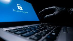 Für rund 20 US-Dollar lässt sich der TPM-Bus eines Laptops in unter einer Minute abhören und die BitLocker-Verschlüsselung umgehen. (Bild: Gemini / KI-generiert)