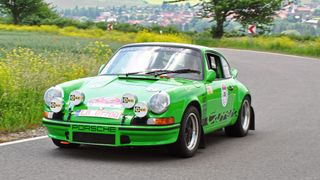 Wer mit seinem Oldie mit 07er-Nummer ins Ausland fahren möchte, sollte sich vorab über entsprechende Regelungen/Abkommen informieren. (Bild: Dominsky –  »kfz-betrieb«)