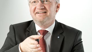 Volker Blandow, Global Head of E-Mobility, TÜV SÜD: „Die aktuellen Elektroautos waren nie für den Massenmarkt gedacht, während sich die Autos der kommenden Generation in vielen Anwendungen erstmals rechnen.“ (Bild: TÜV SÜD)