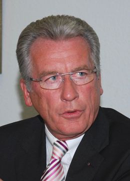 Werner E. Entenmann,  Autohaus Entenmann, Esslingen: „Es stellt sich die Frage, welche Beweggründe manche Kollegen haben, wenn sie bei knapper Ware hohe Preiszugeständnisse machen.“ (Archiv: Vogel Business Media)