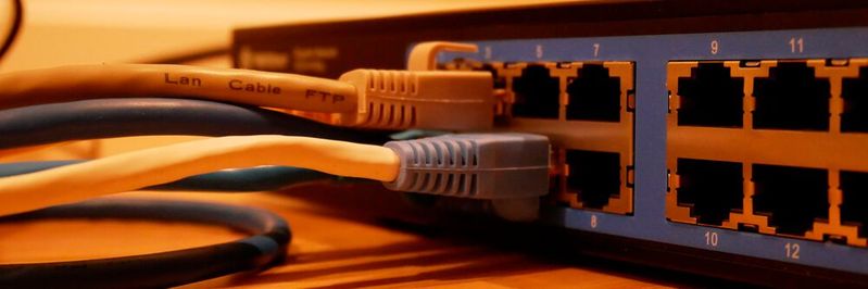 Bei Switches und Routern müssen einzelne Ports im Notfall umgehend gesperrt werden können(Bild:  gemeinfrei / Unsplash)