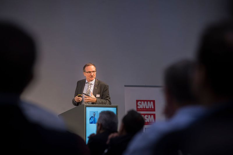 Dipl. Masch.-Ing. Robert Ulrich, Gründer und geschäftsführender Partner Wertfabrik AG zeigte die Potenziale von Lean Manufacturing auf. (Thomas Entzeroth)