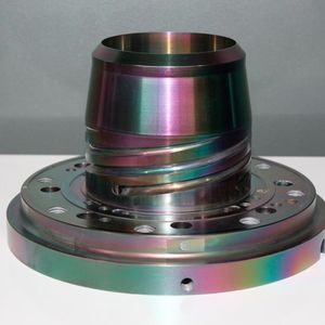 Das selbe Blaskopfelement nach der thermischen Reinigung durch ein System von Schwing Technologies.