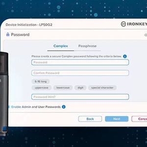 Der Kingston IronKey Locker+ 50 G2 unterstützt bei den Administrator- und Benutzerpasswörtern sowohl einen Komplex- als auch im Passphrasen-Modus. (Bild:  Kingston)