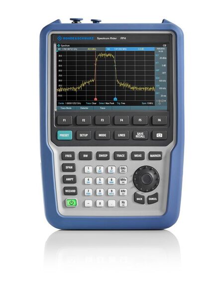 Der Spectrum Rider FPH von Rohde & Schwarz ist ein mobiles Messgerät für Feld und Labor. (Bild: Rohde & Schwarz)
