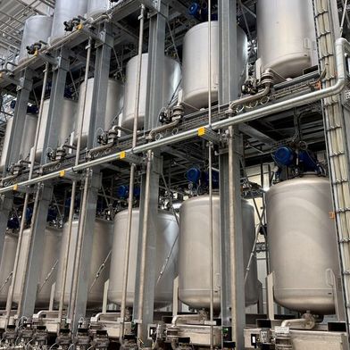 Miscelatori per la produzione di vernici OEM (Immagine:Geppert - Tecnologia di miscelazione)