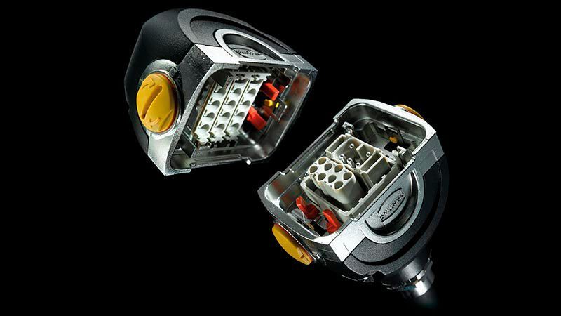 2010: Der Trend zu mehr Industrie-Design sowie einer konsequenten Integration von Kundenanforderungen führt zur Entwicklung des Han-Yellock Steckverbinders, der ohne Bügel und einer intuitiven Ver- und Entriegelung ausgestattet ist. (Harting)
