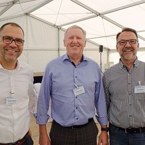 Immer wieder gern gesehene Gäste in Northeim: (v. l.) Dietmar Hoffmann (Kfz-LV Thüringen), Bernhardt Heusl (Nürnberger Versicherungen) und Martin Förster (Kfz-LV Sachsen-Anhalt).(Bild:  Zietz – »kfz-betrieb«)