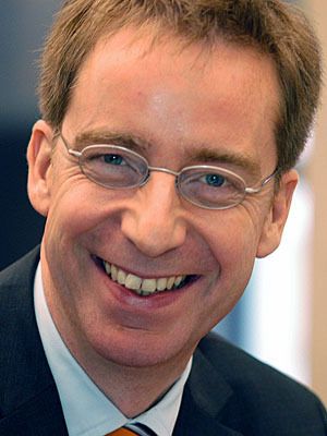 „Die Bundesrepublik hat vor der Krise mit ihren heraus­ragenden Ausfuhrgütern gepunktet – und sie wird auch nach der Krise davon profitieren.“ Prof. Dr. Michael Hüther, Direktor des Instituts der deutschen Wirtschaft, Köln. Bild: IW Köln (Archiv: Vogel Business Media)