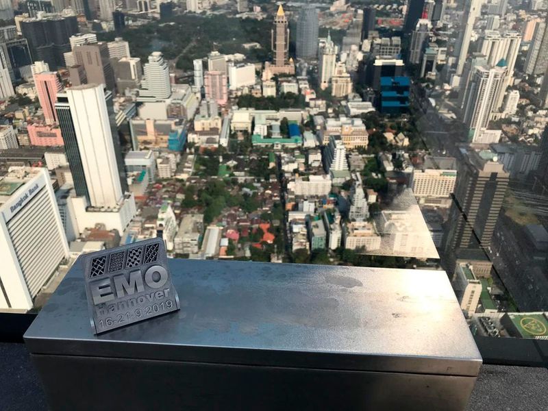 Mitte Januar begann die EMO World Tour 2019 mit insgesamt 35 Veranstaltungen. Im Rahmen der ersten acht Pressekonferenzen entstanden zahlreiche Fotos und acht Videos, die neben Interviews mit Referenten und Gästen die landestypische Atmosphäre einfingen. (VDW)