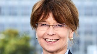 Anna Biesenthal, Chief Operation Officer und Chief Information Officer bei Car-Garantie, sieht in der Rezertifizierung einen Beleg für den Sicherheitsstandard, den der Garantieversicherer seinen Kunden im Handel bietet. (Bild: Flashpointstudio.de)