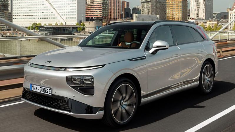 Der Xpeng G9 kommt. Die Optik dürfte weder Kaufgrund noch -hindernis sein. Der 4,89 Meter lange Crossover ist recht generisch gestaltet.(Bild:  Xpeng)