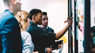 Der erste Schritt in Richtung Digitalisierung beginnt mit der Kenntnis über die eigene Tätigkeit und die eigenen Prozesse. Detaillierte und vor allem durchgängige Beschreibungen aller relevanten Abläufe vom Auftragseingang über die Fertigung bis zum Warenausgang bilden hierfür die Grundlage.  (Bild: ©GaudiLab; Shutterstock 1110549236)