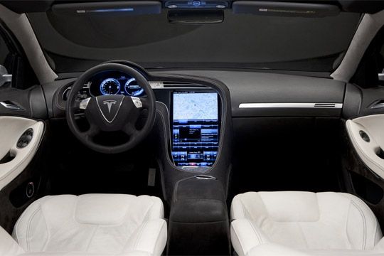 Das Armaturenbrett wird von einem 17-Zoll-Touchscreen dominiert. (Archiv: Vogel Business Media)