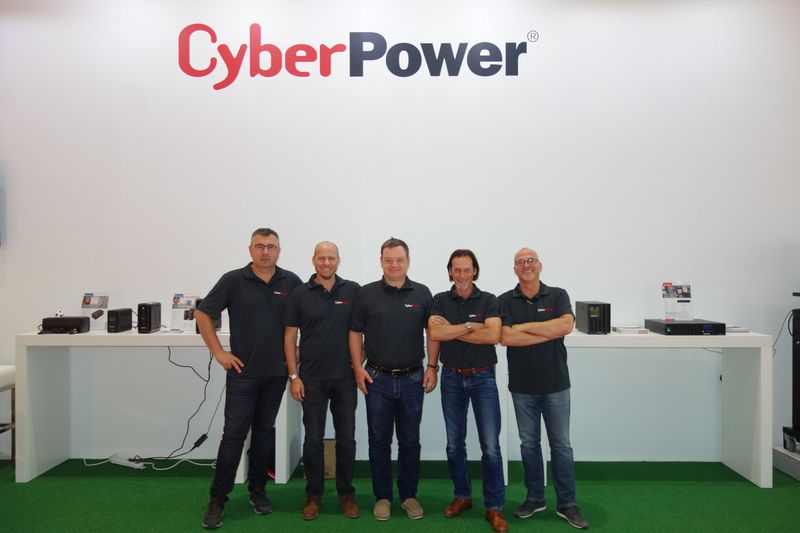 Das CyberPower Team ist bereit für die Flut der Cebit-Besucher. (Bild: IT-BUSINESS)