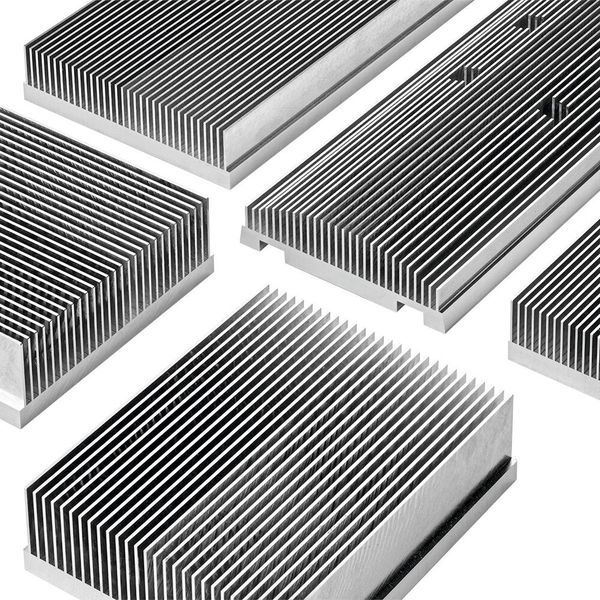 Bild 2: Lamellenkühlkörper der Serie KGR bestehen aus einem Stück und haben keine zusätzlichen Wärmeübergangswiderstände von der Halbleitermontagefläche in die Rippenstruktur. (Bild: © Fischer Elektronik)