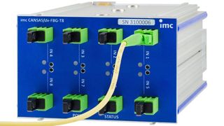 Das Messmodul misst an acht optischen Eingängen mittels Faser-Bragg-Gitter-Sensoren (FBG) Temperaturen auf beliebigen Potentialen und gibt sie via CAN wieder aus.  (imc Meßsysteme )