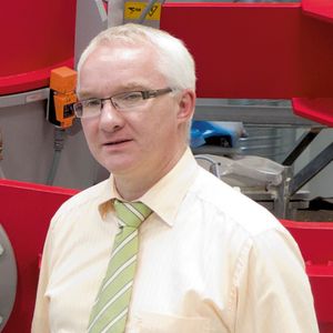 » Früher wurden große Chargen gemischt;  damals waren die Reinigungszeiten von unter-  geordneter Bedeutung. Heute jedoch sind in  vielen Branchen kleine Chargen nachgefragt. « Andreas Backhaus, Mixaco(Bilder:  SEW)