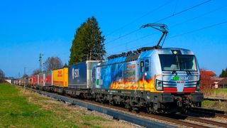 Sowohl auf der Verbindung zwischen Lübeck und Verona als auch auf der Route zwischen Lübeck und Segrate übernimmt TX Logistik die Traktion in Eigenregie – mit eigenen Lokführern und modernen Multisystem-Lokomotiven. (Bild: TX Logistik)