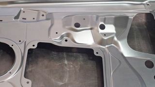 Reibungsloser Prozessablauf beim Umformen durch den Einsatz eines Prelubes der zweiten Generation: Im Bild ein Tür-Innenblech Fabia II aus einer Versuchsreihe bei Skoda. (Zeller+Gmelin)