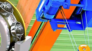 Bild 1: Die in den Kranen verwendeten Wälzlager müssen nicht nur hohe Lasten tragen können. Sie müssen auch höchste Anforderungen an Funktionalität und Gebrauchsdauer erfüllen. Bild: Sell Media Company + Alterfalter/Fotolia.com (Archiv: Vogel Business Media)