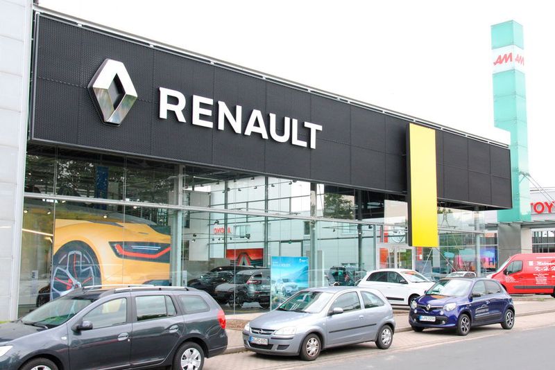 Es fehlt der neue Pylon, der auf der Düsseldorfer Automeile grundsätzlich nicht erlaubt ist.  (Baeuchle)