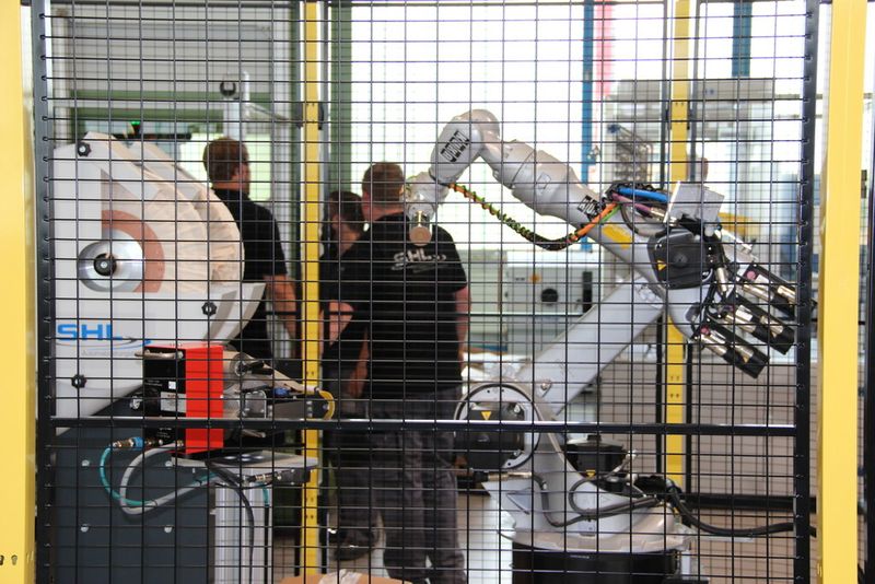 Impressionen aus der Produktion bei der SHL Automatisierungstechnik AG. (Bild: Itasse)