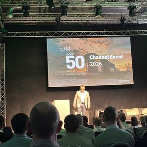 50 Jahre ACER - Tobias Rönnebeck (ACER) zeigt die Produkt-Neuheiten.(Bild:  Vogel IT-Medien)